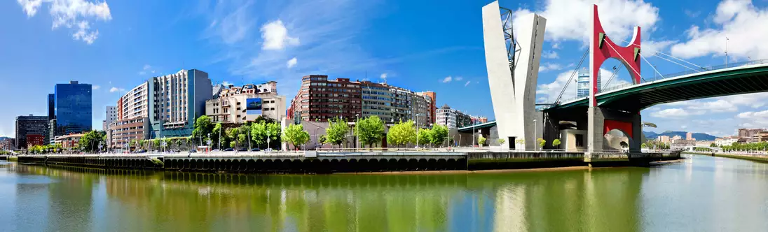 Descubre la parte más moderna de Bilbao a través de sus atractivos.